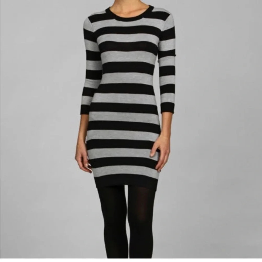 Just Taylor Women's M Black & Gray Striped Knee Length Sweater Dress Size M
